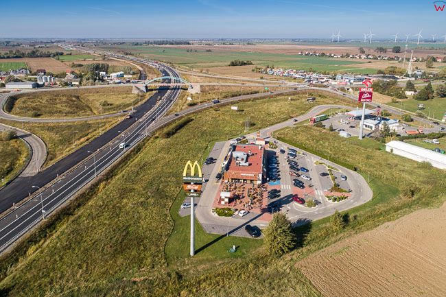 Nowy Dwor Gdanski, 06.10.2018 r. McDonalds i stacja Orlen przy drodze nr 7 EU, PL, Pomorskie, Lotnicze